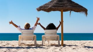 Cum poţi face bani pentru vacanţe! Iată 8 trucuri extrem de utile!