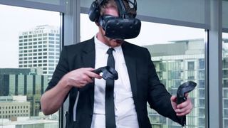 Record mondial! Un barbat a stat 25 de ore in realitatea vituala, folosind ochelarii HTC Vive