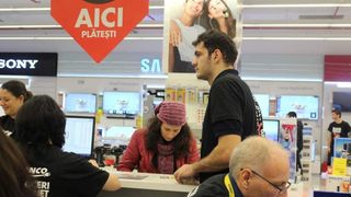 Romanii au cumparat anul acesta electrocasnice si smartphone-uri in valoare de 320 milioane de euro