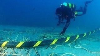 Cum arată cei 885.000 de kilometri de cabluri subacvatice care ţin Internetul &icirc;n viaţă