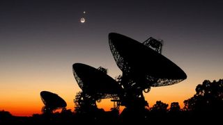 Incearca extraterestrii sa trimita mesaje catre Pamant? Semnale radio misterioase emise de o stea asemanatoare soarelui i-au pus in dificultate pe specialisti