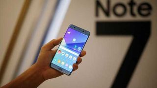 Samsung a pierdut marţi pe Bursă aproape 20 de miliarde de dolari. "Este pentru prima dată c&acirc;nd am văzut o rechemare de produse decurg&acirc;nd at&acirc;t de prost"