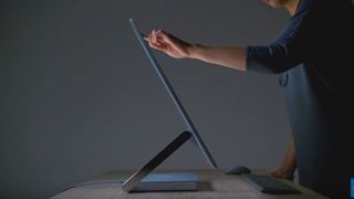 Microsoft a dat lovitura! Surface Studio, PC-ul care concureaza cu computerul Apple. Cat costa si cum arata