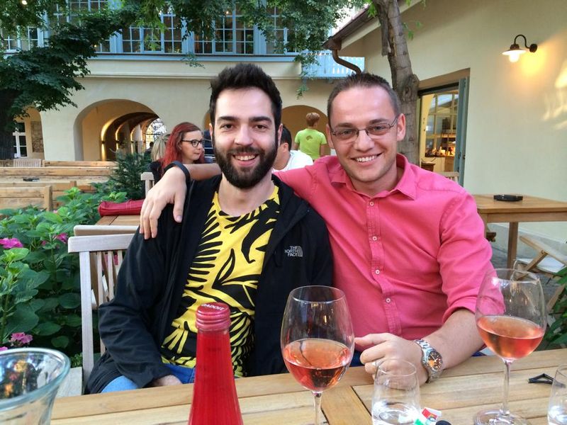 Sergiu Biris, alaturi de fostul sau partener de afaceri, Andrei Dunca (dreapta)