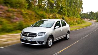 Pretul unei Dacii la poarta fabricii este la jumatate fata de cel de la dealeri!