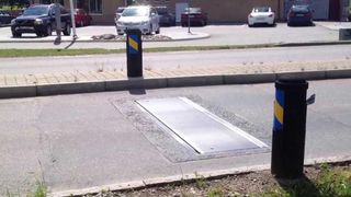 Au fost montate primele limitatoare inteligente in localitatile suedeze. Soferii care respecta legea nu vor simti nimic, in schimb vitezomanii vor fi serios "zguduiti". Cum functioneaza