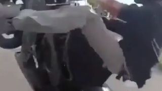 Fantastic. A cazut cu motocicleta la peste 180km/h s-a ridicat si a continuat drumul. A mers intr-o roata si s-a dat in spectacol