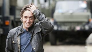 Richard Hammond, unul dintre prezentatorii show-ului "The Grand Tour", ranit intr-un accident de masina. Vezi cum se simte