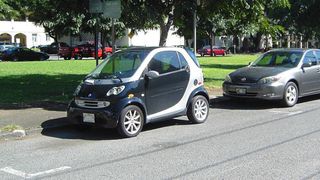 V-ati lasat masina la soare si nu aveti aer conditionat? Iata ce trebuie sa faceti ca sa scapati de arsita