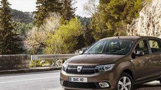 Dacia a anuntat noile masini Logan si Sandero. "Poti sa intreci o broasca testoasa cu ele si cam atat!"