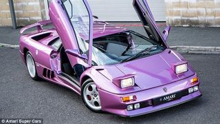 Lamborghini Diablo, masina violet aparuta intr-un celebru videoclip din 1996, a fost scoasa la vanzare!