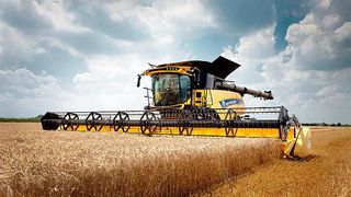 Combina care a stabilit cel mai mare record la recoltat in 2014 a ajuns si in Romania! Afla cat costa si ce poate sa faca!