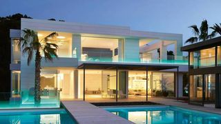 Romania percepe cele mai mici taxe din UE la cumpararea unei proprietati scumpe. Bogatii platesc 1500 de dolari la achizitionarea unui imobil in valoare de 1 milion de dolari