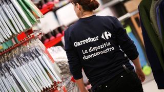 Veste buna pentru bucuresteni! Carrefour cauta 90 de casieri si operatori marfa pentru un nou hipermarket