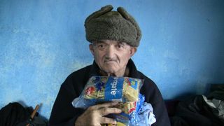 Un nou studiu dezvaluie o realitate sumbra. In Romania, 32.3% din gospodarii nu isi pot acoperi cheltuielile importante, iar 21% nu si-au permis o mancare cu carne o data la doua zile