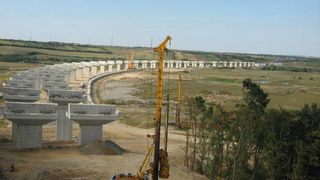 Lucarile la tronsonul de autostrada Suplacu de Barcau - Bors vor fi socase din nou la licitatie, dupa ce constructorul a cerut rezilierea contractului