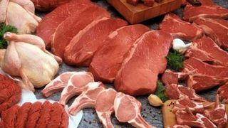 "Cat va costa" carnea de porc pentru Craciunul de anul acesta. Cat difera pretul intre supermarketuri si cat trebuie sa scoateti din buzunare pentru un porc viu?