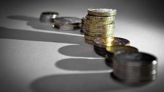 Ministerul Muncii: Cresterea salariului minim are efecte reduse asupra saraciei si scade productivitatea