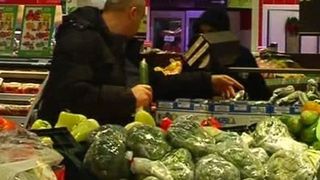 Romanii, saraciti de sarbatori. Desi economia duduie, buzunarele multora sunt din ce in ce mai goale