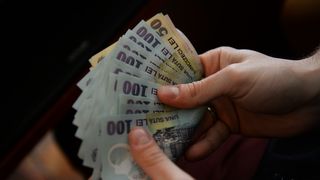 Un bucurestean castiga un salariu mediu cu 800 de lei mai mult decat alt angajat din tara. Ce salarii sunt in Capitala?