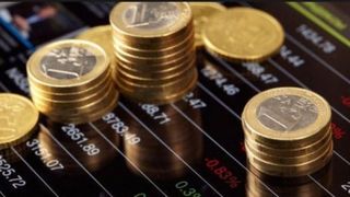 FMI şi -a revizuit la 4% estimările privind avansul economiei rom&acirc;neşti &icirc;n 2018, din cauza moderării stimulentelor