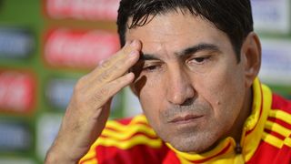 Dezvaluirile care nu ii fac cinste lui Victor Piturca! A fost arestat ca juca barbut! Avea o suma foarte mare de bani ascunsa sub calorifer!