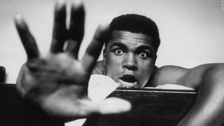 Un copil l-a intrebat pe celebrul Muhammad Ali ce ar vrea sa faca atunci cand va iesi la pensie. Raspunsul lui a socat pe toata lumea