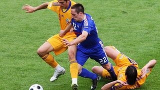 Opt intalniri oficiale intre Franta si Romania s-au petrecut pana acum! N-am castigat niciodata, dar suntem experti in egaluri!