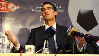 Presedintele FRF va incasa prima de 90.000 de euro pentru calificarea la Euro 2016, desi Nationala nu a trecut de faza grupelor. Razvan Burleanu explica si de ce