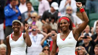 Surorile Serena şi Venus Williams au obţinut trofeul a şasea oară