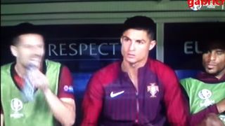 Momente amuzante de la Euro 2016. Cristiano Ronaldo si-a bruscat antrenorul si a lovit un coleg pe banca de rezerve