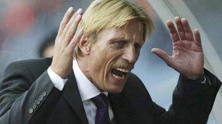 "Am incheiat cel mai prost contract din cariera, dar l-am incheiat cu placere" a declarat Christoph Daum, noul selectioner al nationalei