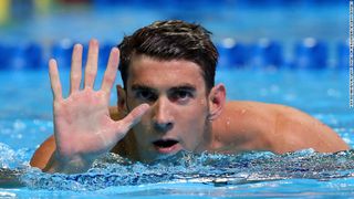 Dupa ce a castigat 5 medalii de aur la Jocurile Olimpice, inotatorul american Michael Phelps a anuntat ca se retrage din activitate: "Nu ma veti mai vedea niciodata intr-o competitie in piscina""