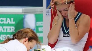 Simona Halep s-a accidentat la piciorul stang. Jucatoarea s-a retras de la turneul din Tokyo