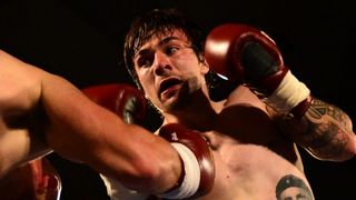 Pugilistul scoţian Mike Towell a murit la spital, la o zi după un meciul cu Dale Evans