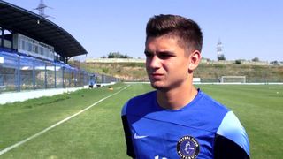El este mijlocasul roman pentru care se bat Milan, Ajax, Napoli si AS Roma. Viitorul are mai multe oferte de 3 milioane de euro pentru Razvan Marin