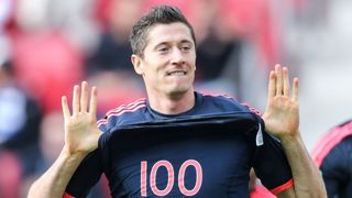 Golgeter in preliminarii, Robert Levandovski este principala gura de tun a Poloniei in partida cu Romanie. Tricolorii nu se sperie : "Are doua maini si doua picioare!"