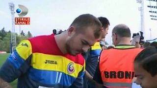 Alibec lipseste de la meciul cu Polonia. Are probleme la genunchi si a fost trimis acasa de catre medicul de la lot. Ce spun Sapunaru si Andone