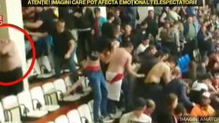 Scandal cu pumni, picioare si spray-uri lacrimogene, dupa un meci de handbal in Constanta