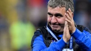 Incredibil, ce a facut Gheorghe Hagi la petrecerea data dupa castigarea campionatului cu Viitorul Constanta! Toata lumea a ramas impresionata cand “Regele” a cantat melodia pe care si-a cucerit acum 22 de ani sotia!
