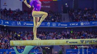 Gimnasta Larisa Iordache, medalie de aur la individual-compus, la Universiada de la Taipei