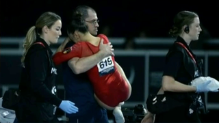 Gimnasta Larisa Iordache trăieşte drama carierei la mondialele de la Montreal. Accidentarea care i-a spulberat visele