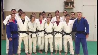Lotul olimpic de judo al Romaniei ne-a colindat din Japonia, acolo unde se afla in pregatire.