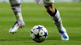 Tragedie in sport.  Unul dintre cei mai talentati tineri fotbalisti a murit la varsta de 21 de ani - S-a prabusit pe teren si a murit