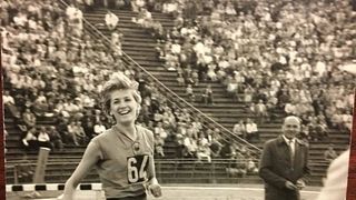 Marea campioana Iolanda Balas, comemorata la doi ani de la trecerea in nefiinta: "Nu stiu unde duce drumul meu, dar sa stii ca tot timpul esti in sufletul meu, scumpa mama!"