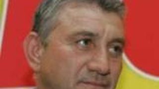 Un celebru fotbalist roman a fost la un pas de moarte! “Mi-a umplut capul de bandaje”