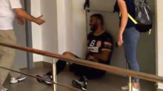 Situatie socanta! Un mare sportiv a lesinat la vestiare in fata colegilor ingroziti