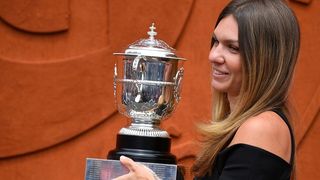 Simona Halep, oprita de Politie la plecarea de la aeroport: "Te-am surprins cu 172 km/h". Ce "amenda" a primit castigatoarea la Roland Garros