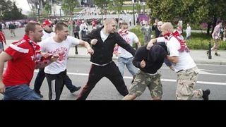 Au inceput incidentele in Rusia, inaintea Campionatului Mondial! Un englez si un francez au fost batuti crunt!