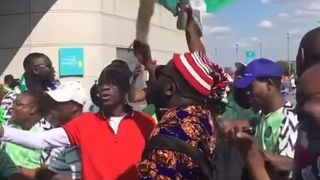 Fanii Nigeriei au vrut sa intre cu gaini vii pe stadion la Cupa Mondiala din Rusia! Ce raspuns au dat autoritatile